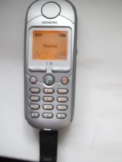 Ну очень старый телефон Siemens S35I (90-е годы)