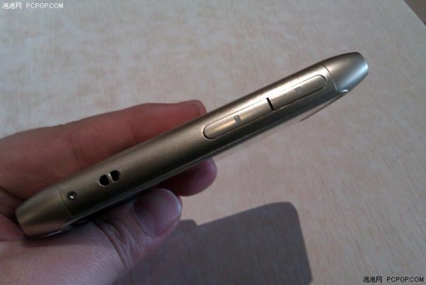 Первые фото Nokia T7-00 на Symbian^3