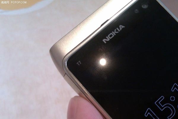 Первые фото Nokia T7-00 на Symbian^3