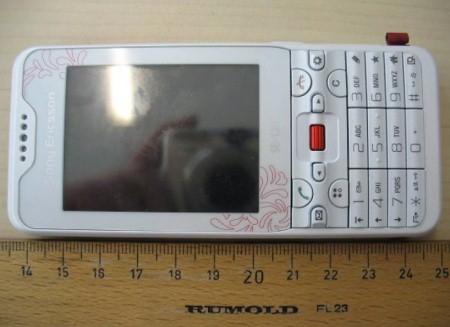 sony ericsson g702 beibei  proshel sertifikaciyu fcc 0